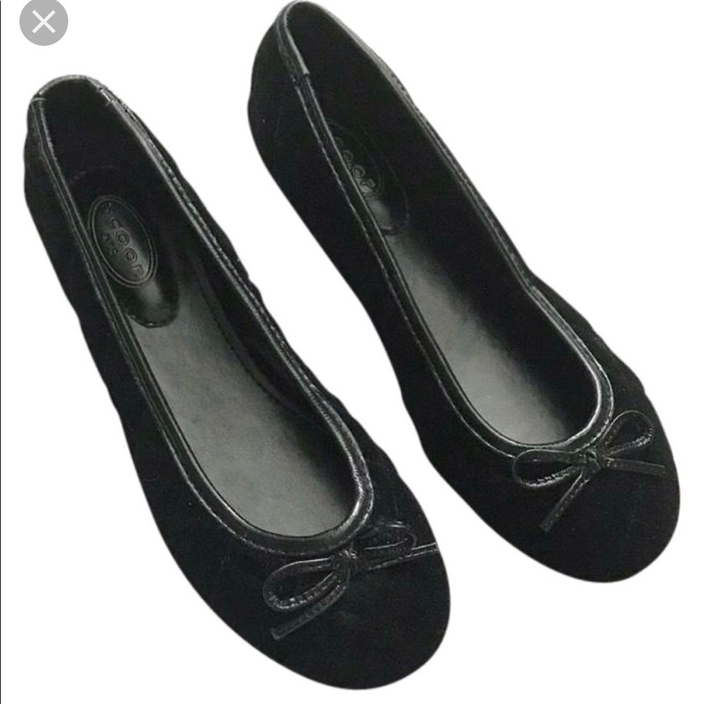 Navy Scoop Velvet Quilted ballet flats Size 10M
